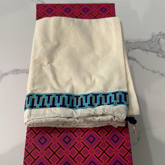 Tory Burch suede ballet loafers size 8 in the color “river rock”. Barely worn. - Picture 6 of 9